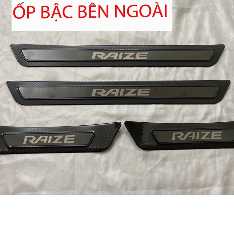 Ốp Bậc Cửa, Nẹp Bước Chân CARBON xe Toyota Raize 2021 - 2022, Vân Cacbon Cao Cấp Tặng kèm keo dán