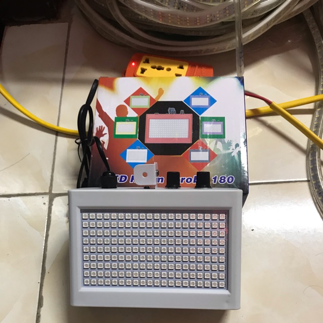 Đèn chớp 7 màu 180 bóng