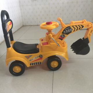 Xe cẩu chòi chân cho bé AP50