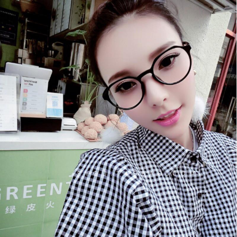 Gọng kính cận thời trang