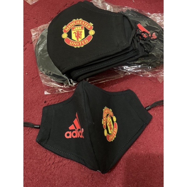 Khẩu trang Manchester United 2 măt in có núm chỉnh độ dài Hải Sports thiết kế