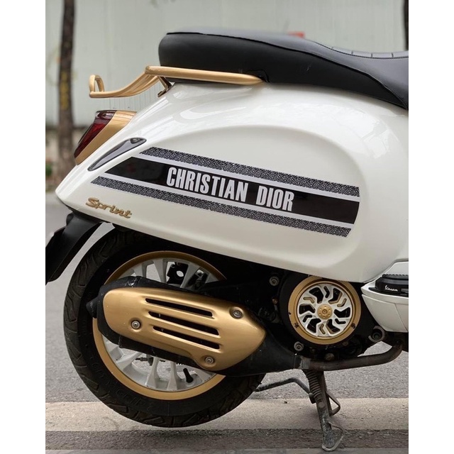 Tem thân xe Vespa kiểu D I O R
