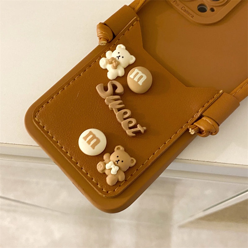Ốp lưng i phone procamera kèm ví đeo chữ M sweet nâu kèm dây đeo chéo7plus/8plus/x/xs/xsmax/11/12/13 pro/max/plus/promax