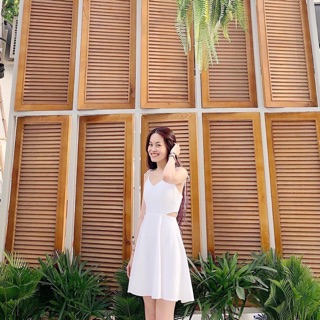 Đầm khoét eo