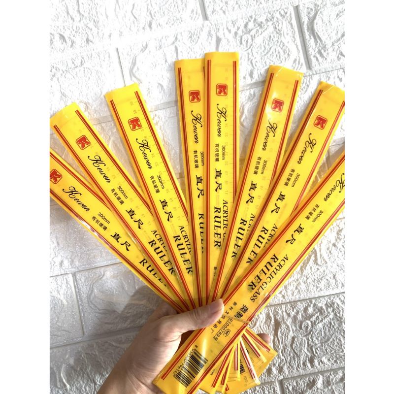 thước kẻ nhựa dài 30cm giá 1 chiếc