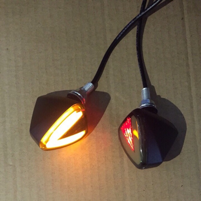 Đèn xi nhan Led kiểu V