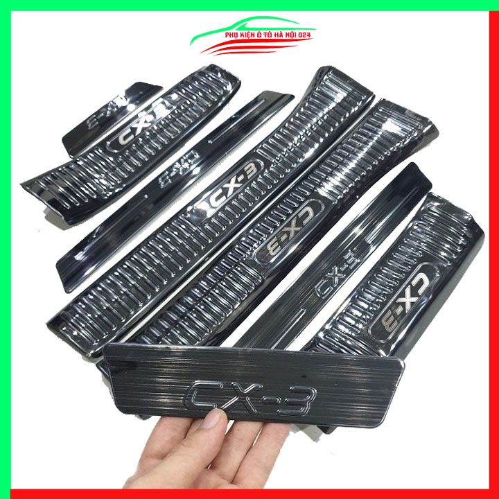 Ốp bậc cửa, nẹp bước chân trong ngoài Mazda CX3, CX-3 2021-2023 vân Titan chống trầy bảo vệ trang trí xe