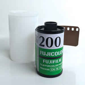 FujiFilm C200 - 36 tấm date 2022