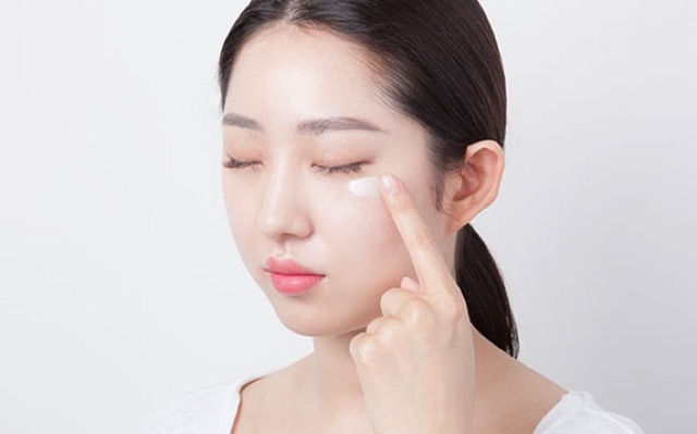 Kem dưỡng mắt Innisfree Green Tea Seed Eye Cream