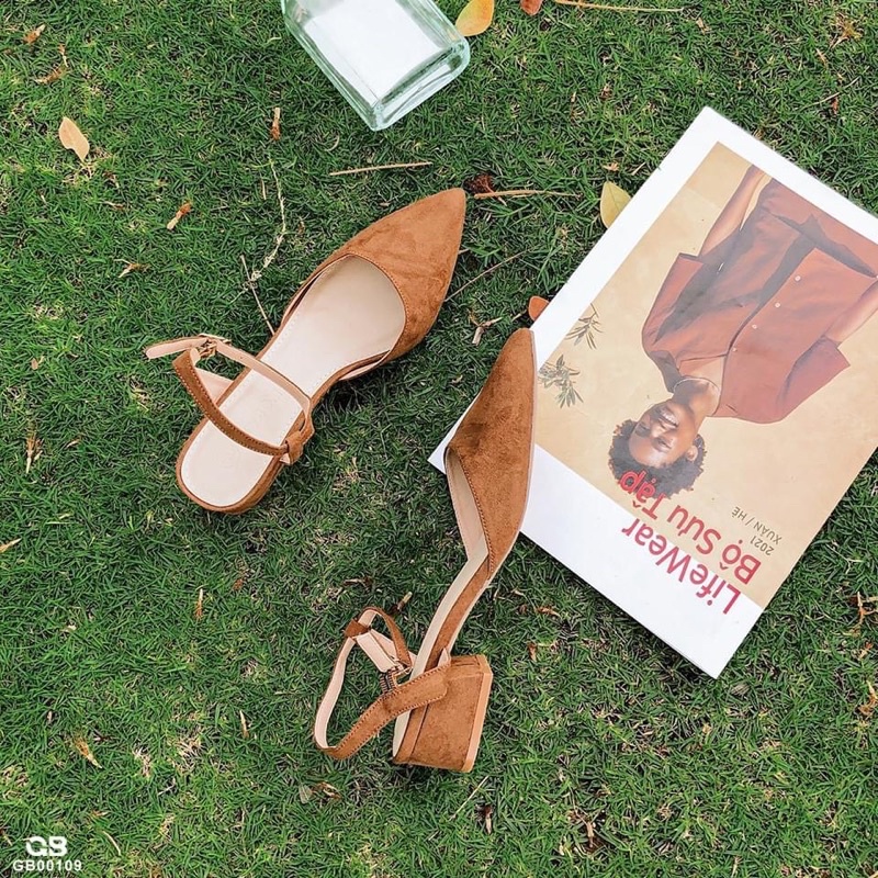 Giày bít mũi gót vuông 5 phân hở hậu quai cài da lộn