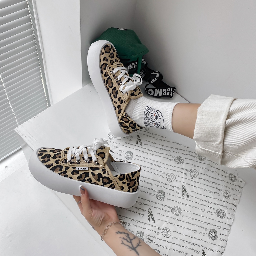 Giày sneaker vải canvas màu trơn buộc dây thời trang dành cho nữ | BigBuy360 - bigbuy360.vn