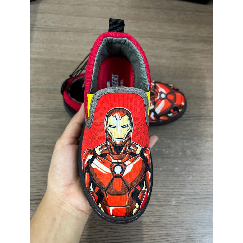 Bước Chân Mạnh Mẽ - Giày Slip-On Marvel - Iron Cho Bé Trai!