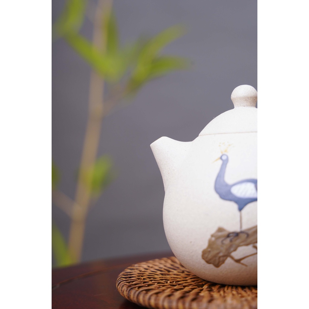 Ấm Tử Sa Nghi Hưng Tây Long Đán Khổng Tước 240 ml (Bạch Đoạn Nê, Lọc Tổ Ong)