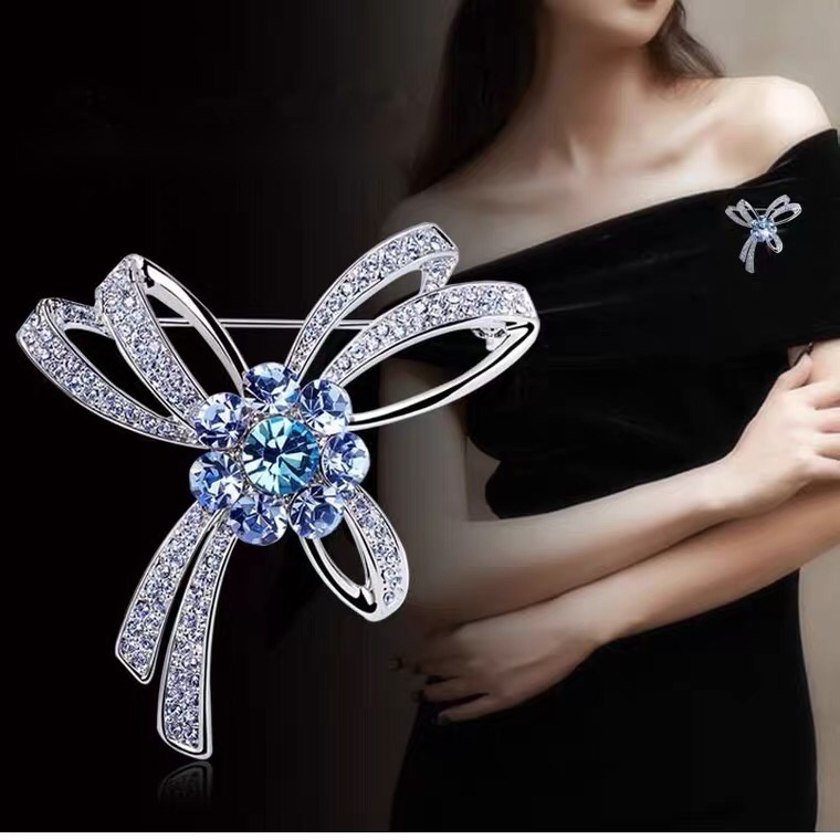 TRÂM CÀI ÁO PHA LÊ CECY SWAROVSKI -FLOWER 1131, TRẺ TRUNG, THANH LỊCH