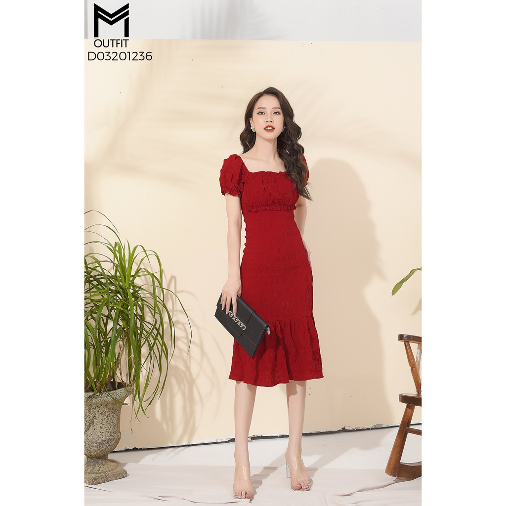 Chuyên sỉ thời trang thiết kế Đầm ôm đuôi cá cổ vuông tay bồng cao cấp của MMoutfit D03201236