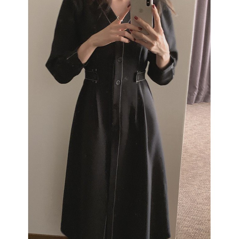 Đầm màu trơn eo nịt cổ V hàng nút đơn chiều dài vừa phải 39377