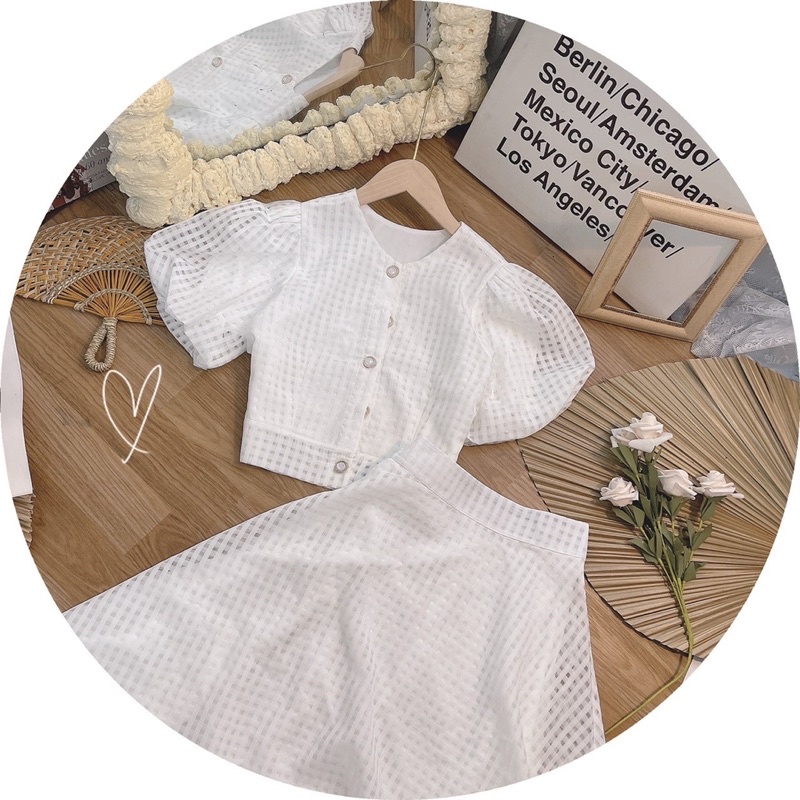 Set áo croptop kèm chân váy xoè xinh xắn MITRIE cổ tròn nút ngọc