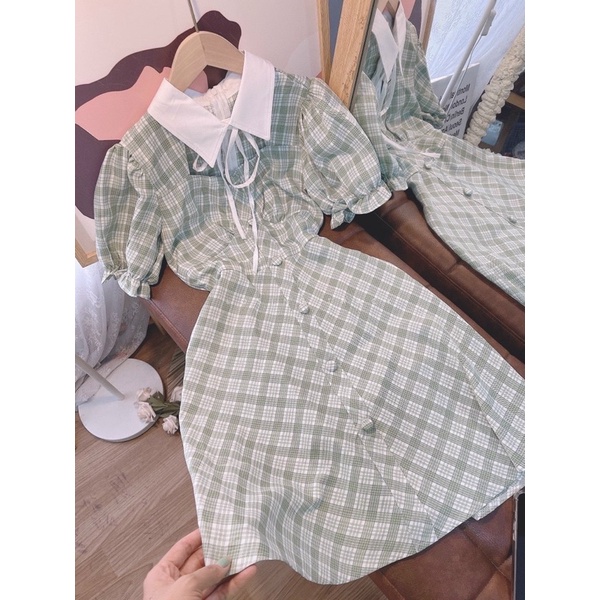 Đầm caro xanh mint nút bọc