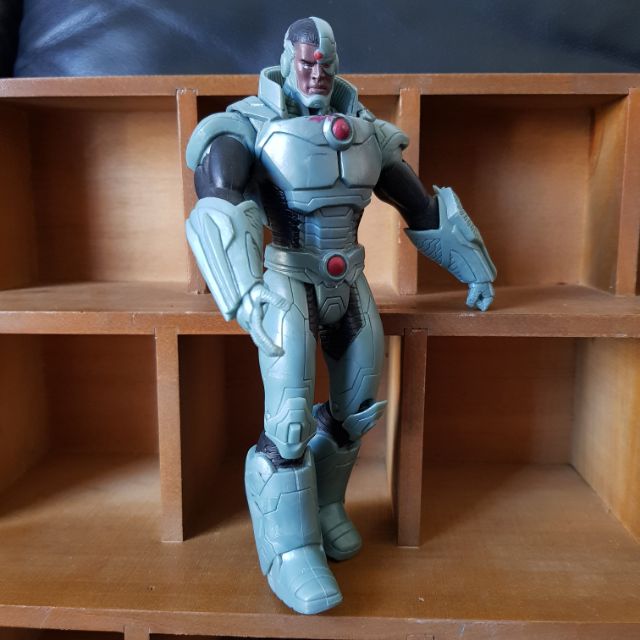 Mô hình siêu anh hùng avengers bẻ khớp