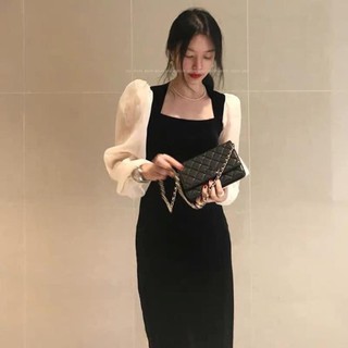 VÁY NHUNG ĐEN CỔ VUÔNG TAY TRẮNG BỒNG