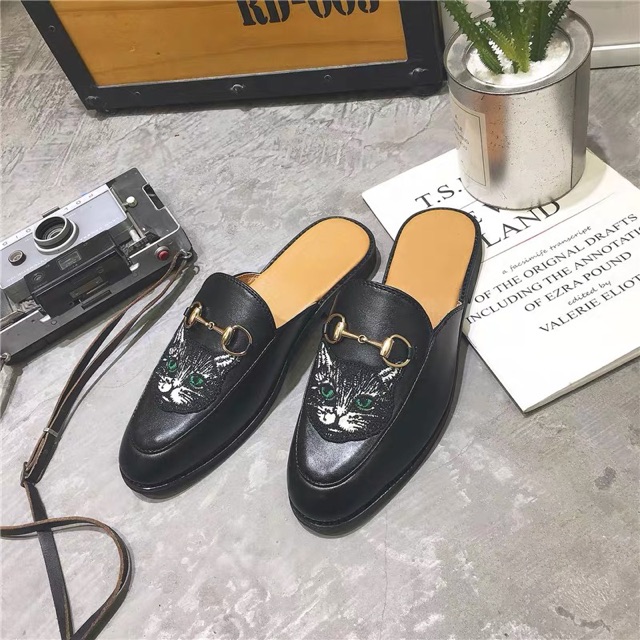 Sục da nam mèo mờ nam ( sục mèo mờ )