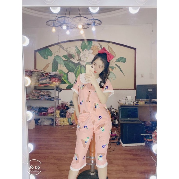 Pijama lụa tay ngắn quần lửng cổ sen