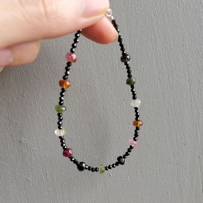 vòng tay đá đen cắt giác phối tourmaline