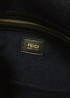 Túi xách nữ  hiệu Fendi
