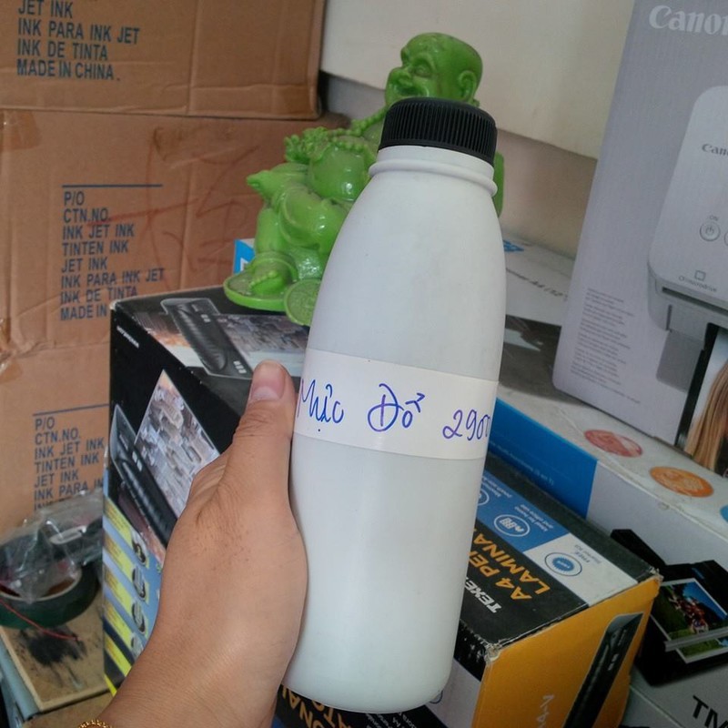 10 chai mực đổ 2900