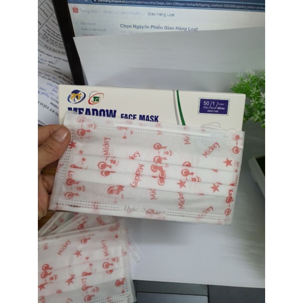 Hộp 50 Chiếc Khẩu Trang y tế 4 lớp Họa tiết Hello Kitty Hồng cho người lớn | BigBuy360 - bigbuy360.vn
