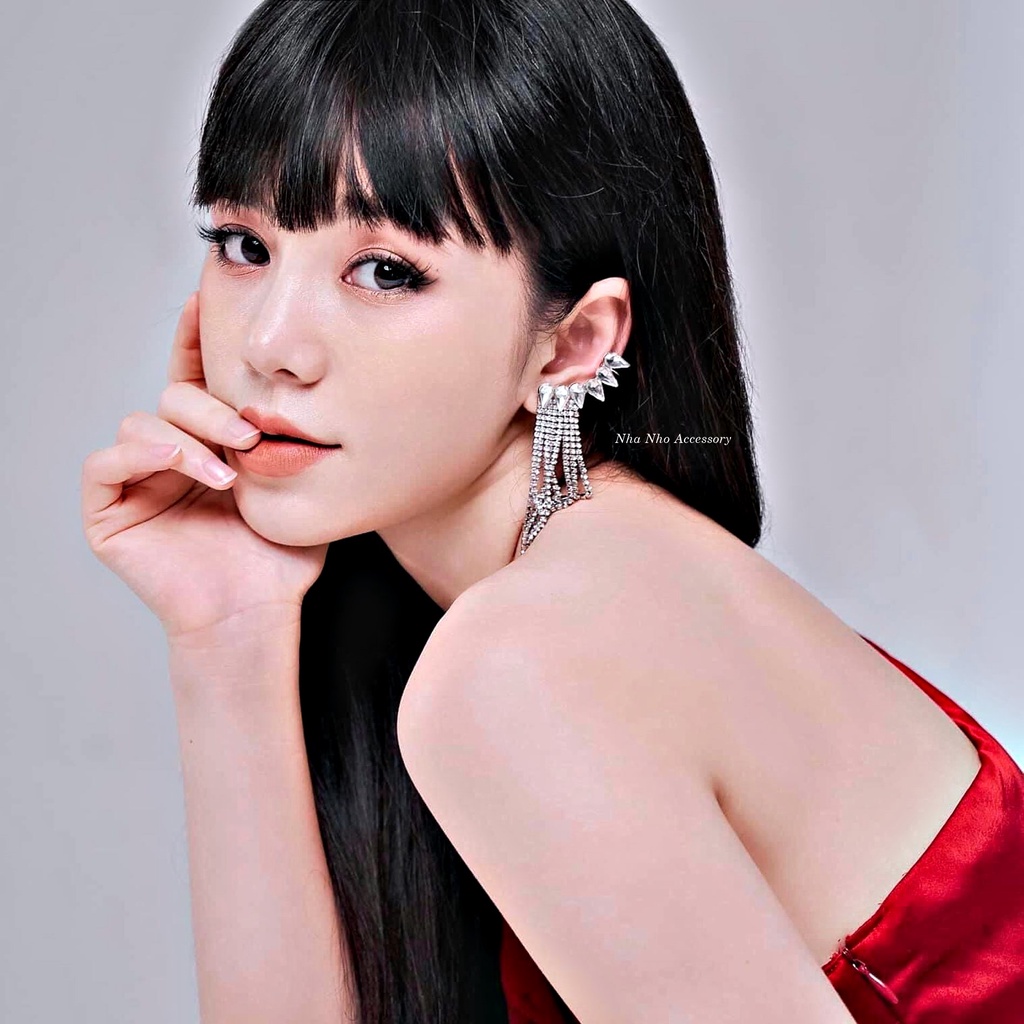 Khuyên Vành Tai Đá Hình Cánh Tua Rua Ấn Tượng NHÀ NHỎ 1457