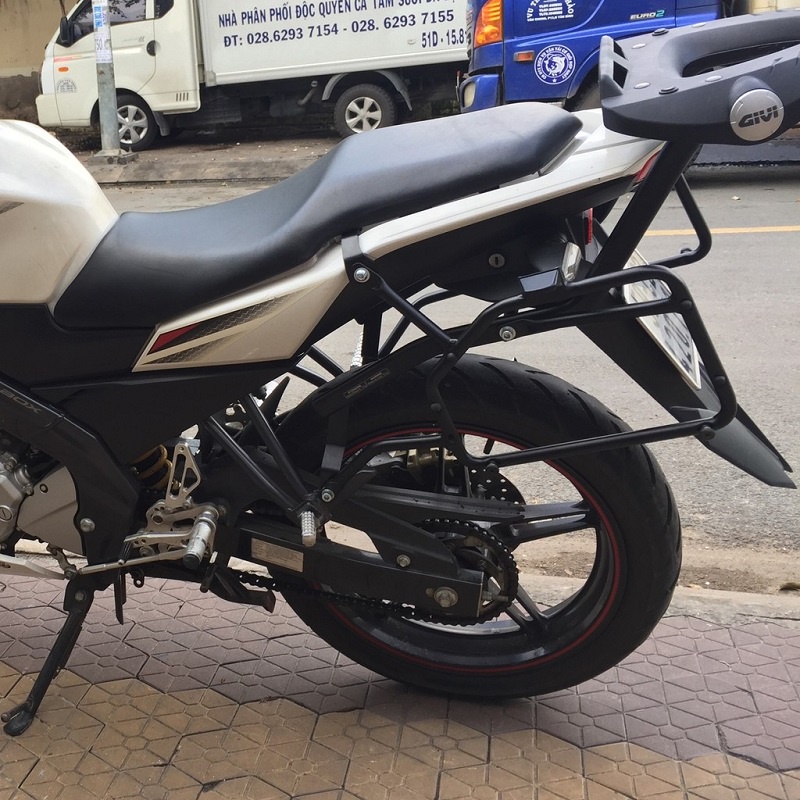 Baga Cặp Hông Givi Pulsar NS200 Chuyên Dùng Lắp Thùng Hông - Hàng Chính Hãng (SBL-PULSARNS200)