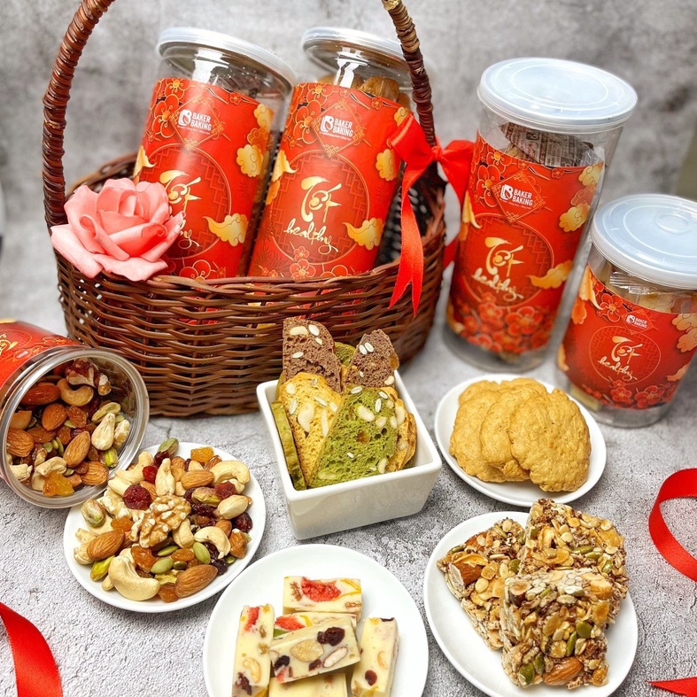 Bộ quà tặng Tết Nhâm Dần 2022 Baker Baking - hạt dinh dưỡng, kẹo hạnh phúc và bánh healthy