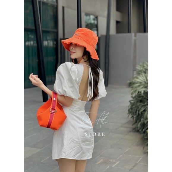 ĐẦM TRẮNG TAY PHỒNG KHOÉT LƯNG