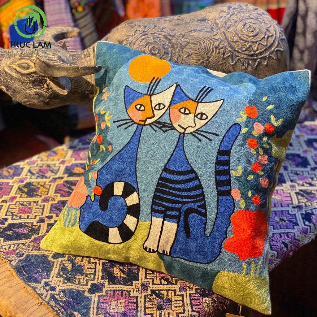 Gối/Vỏ Gối Vuông Tựa Lưng Sofa (45x45) Trang Trí Phòng Vải Linen Thêu Thủ Công Hình 2 Chú Mèo - Trúc Lâm Handmade
