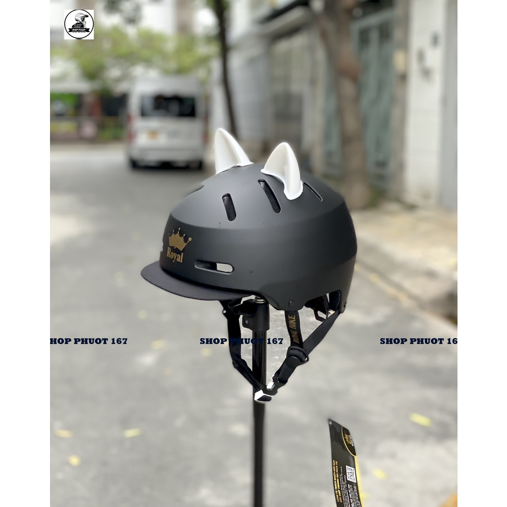 COMBO MŨ BẢO HIỂM ROYAL MD17 MÀU ĐEN TRƠN KÈM TAI MÈO VÀ LƯỠI TRAI CHE NẮNG CHÍNH HÃNG