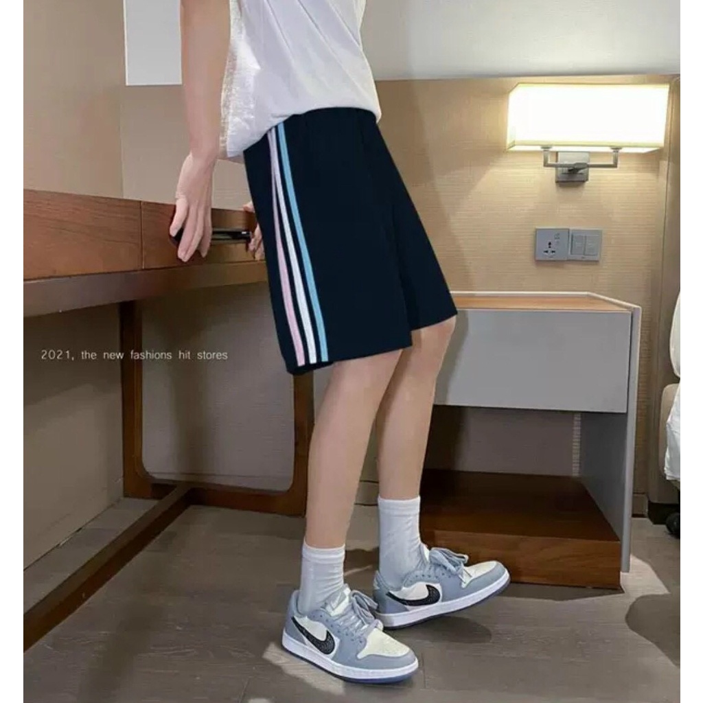 Quần Shorts nam nữ MEANSTORE sooc ống suông cạp chun Ulzzang short thể thao mặc ở nhà đi tập thoáng mát - Đen sọc màu