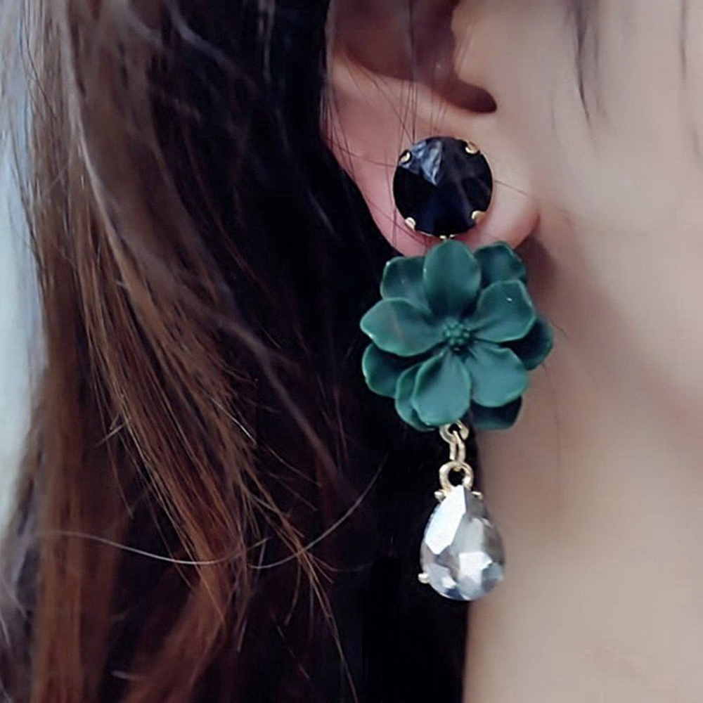 Khuyên tai hình hoa trà trắng đính đá ngọc trai thanh lịch cho nữ