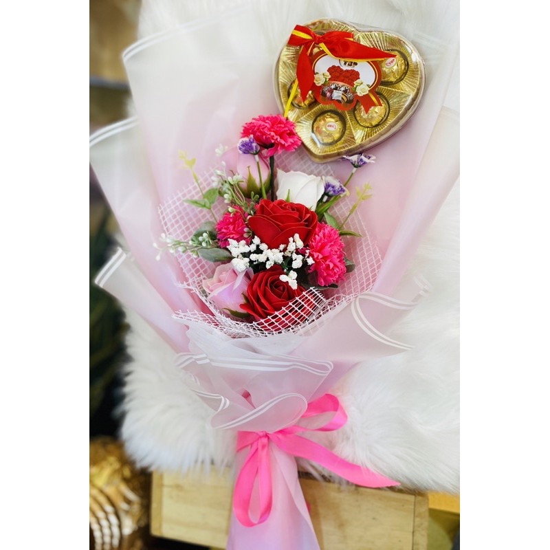 Hoa sáp và socola tặng lễ Valentine 14.2