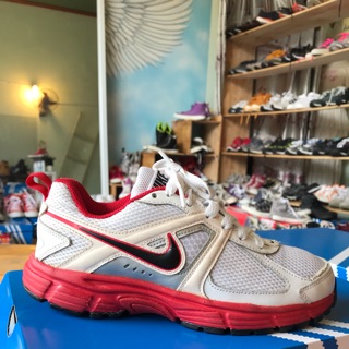 Giày real hand giá mềm size 36