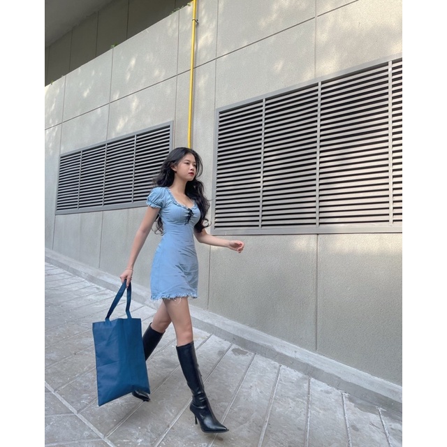 Váy ôm jeans thiết kế cổ điển của SXINVASION