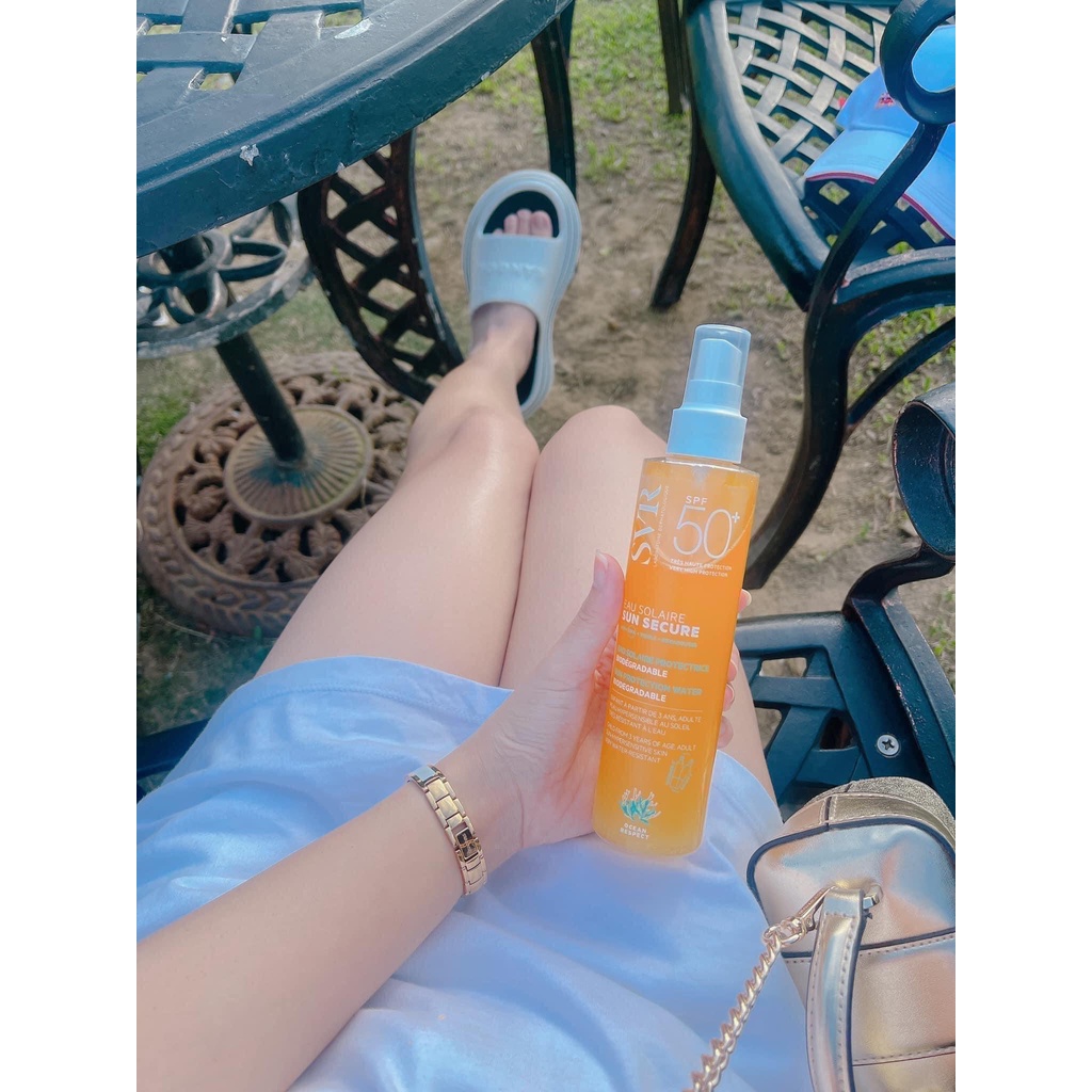 Xịt chống nắng  𝗦𝗩𝗥 𝗘𝗮𝘂 𝘀𝗼𝗹𝗮𝗶𝗿𝗲 𝘀𝘂𝗻 𝘀𝗲𝗰𝘂𝗿𝗲 𝟮𝟬𝟬𝗺𝗹