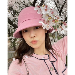 Áo cardiagn tay dài hồng Jennie Blackpink