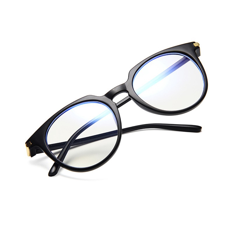 Mắt kính phong cách retro cho nữ