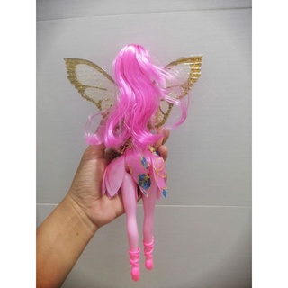 BÚP BÊ CÁNH BƯỚM TRONG VỈ