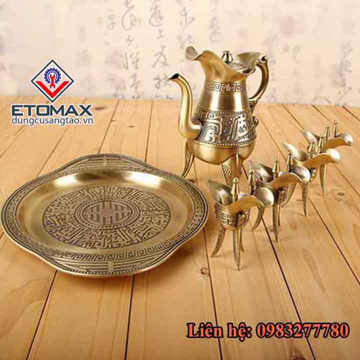 Bộ bình và ly rượu đồng ba chân càn long thời cổ Trung Quốc