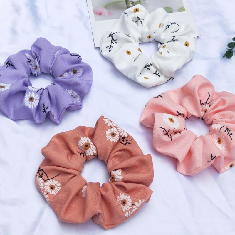 Dây buộc tóc scrunchies hoa cúc trắng