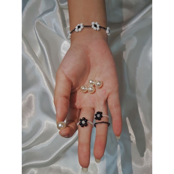 Nhẫn hạt cườm nhiều màu sắc, handmade theo yêu cầu