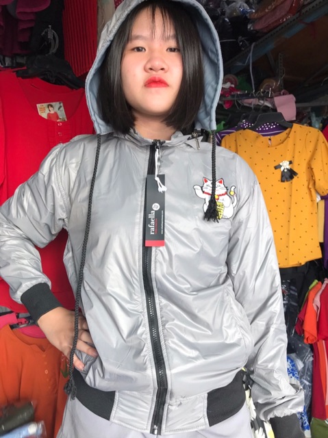 Áo khoác dù mèo thần tài