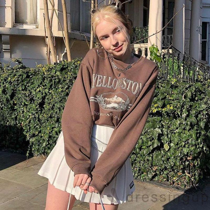 Áo nỉ nữ dài tay cổ tròn in chữ thời trang